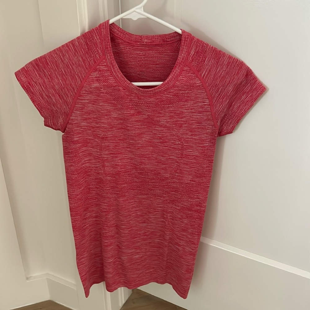 Lululemon pink swiftly
